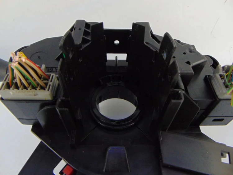 PRZEŁĄCZNIK ZESPOLONY FORD FOCUS MK1 1.6 16V 98AG 13335 BG
