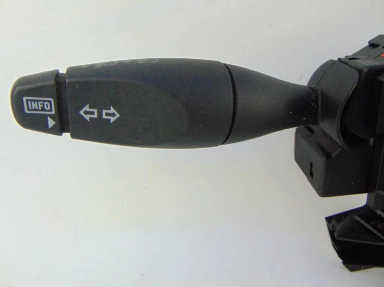 PRZEŁĄCZNIK ZESPOLONY FORD FOCUS MK1 1.6 16V 98AG 13335 BG