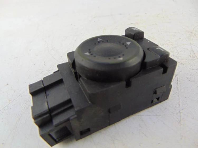PANEL STEROWANIA LUSTEREK VOLKSWAGEN PASSAT B5 1.9TDI 3B1959565B