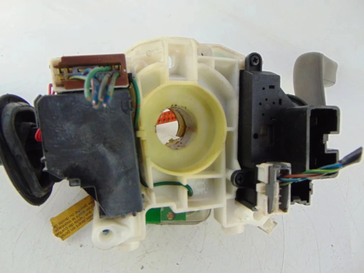PRZEŁĄCZNIK ZESPOLONY VOLVO S40 1.9D 30808926