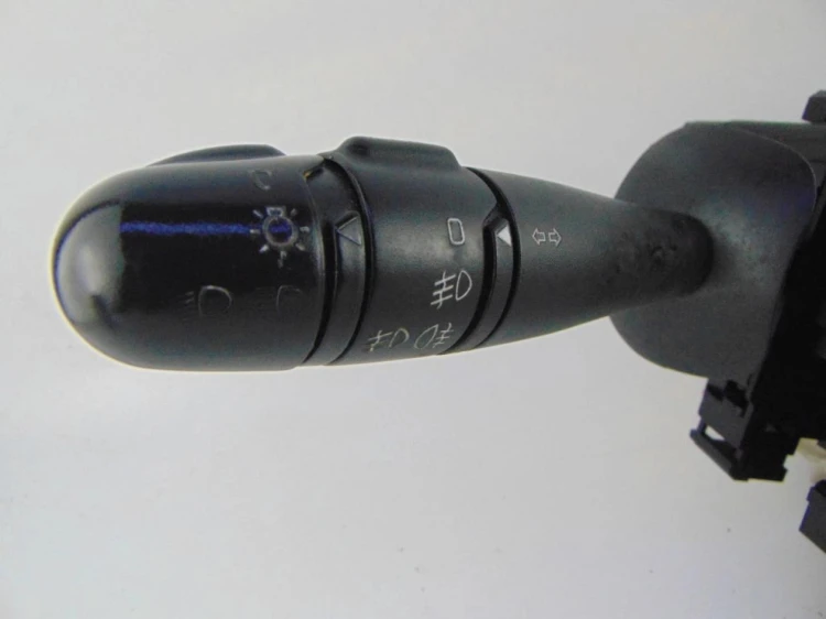 PRZEŁĄCZNIK ZESPOLONY RENAULT LAGUNA II (2001-2005) 1.9 DCI 8200002460