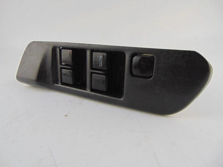 PANEL STEROWANIA SZYB NISSAN PRIMERA P11 2.0 D