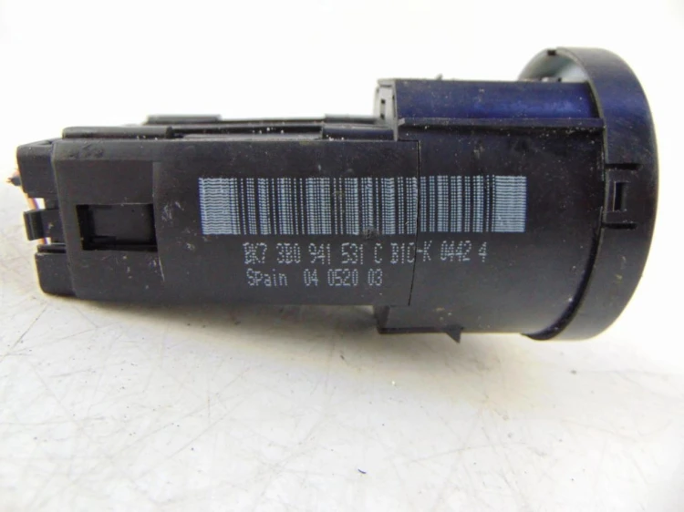 PRZEŁĄCZNIK ŚWIATEŁ SKODA OCTAVIA I 1.8 20V 3B0941531C