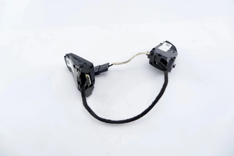 PRZYCISKI KIEROWNICY RADIA AUDI A6 C6 2.0 TDI 4F0951527
