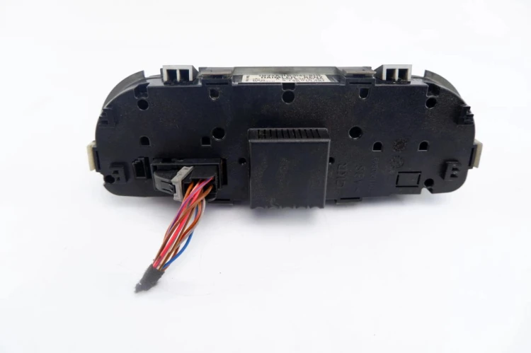PANEL KLIMATYZACJI MERCEDES C W203 (2000-2006) 2.0 KOMPRESOR A2098300085