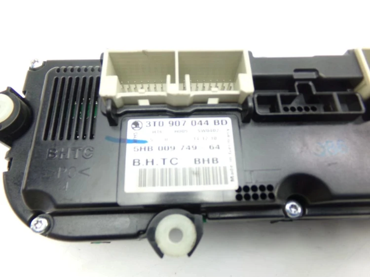 PANEL NAWIEWU SKODA OCTAVIA II LIFT (2008-2013) 1.6 TDI 3T0907044BD