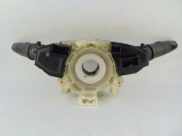 PRZEŁĄCZNIK ZESPOLONY NISSAN ALMERA N16(2000-2006) 1.5 DCI 25540 AV620