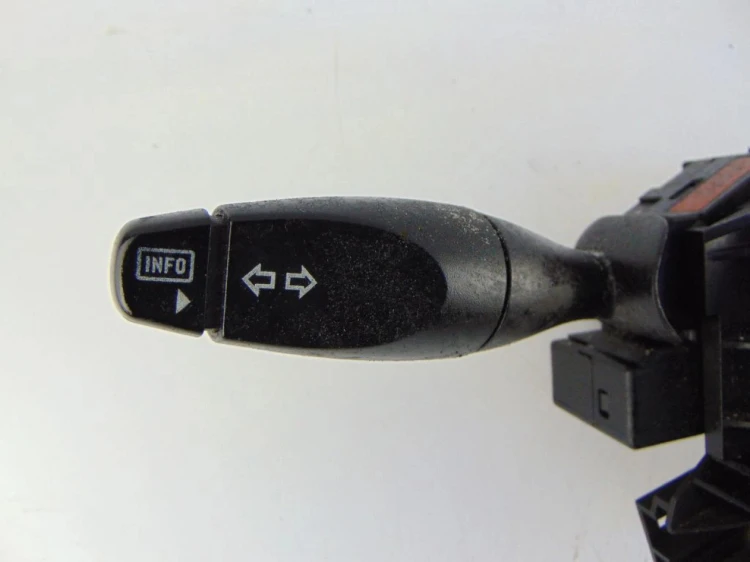 PRZEŁĄCZNIK ZESPOLONY FORD FOCUS MK1 1.8 TDCI 98AG-13335-BG