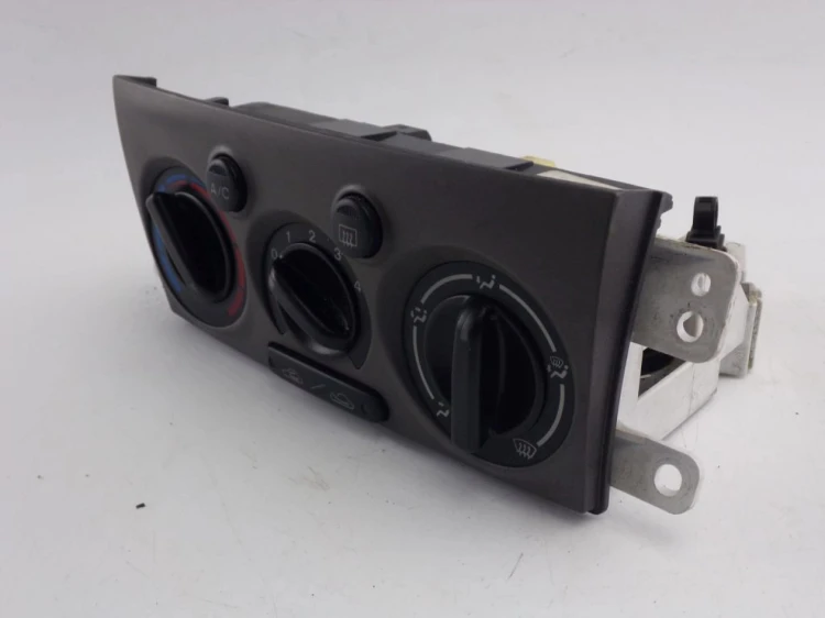 PANEL KLIMATYZACJI MAZDA PREMACY (1999-2001) 2.0 D CB08A
