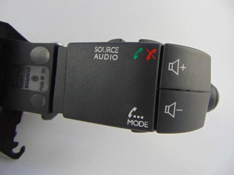 PRZEŁĄCZNIK ZESPOLONY RENAULT LAGUNA II LIFT (2005-2007) 8200420148