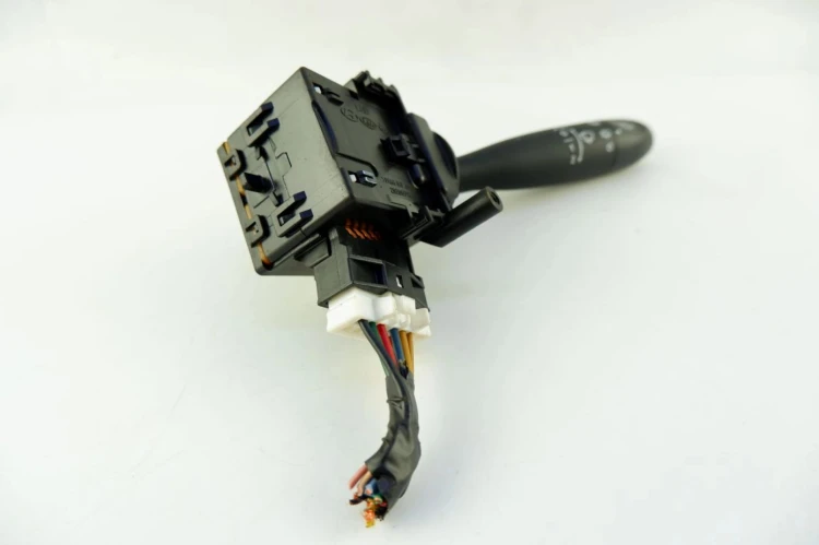 PRZEŁĄCZNIK WYCIERACZEK HYUNDAI I10 07-13 1.2 16V BEN 202007964