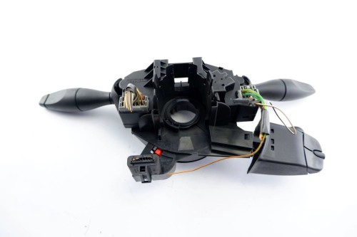 PRZEŁĄCZNIK ZESPOLONY FORD FOCUS MK1 1.8 TDCI 98AG 13335 AE