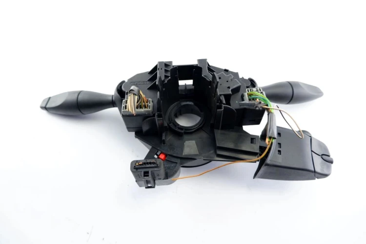 PRZEŁĄCZNIK ZESPOLONY FORD FOCUS MK1 1.8 TDCI 98AG 13335 AE