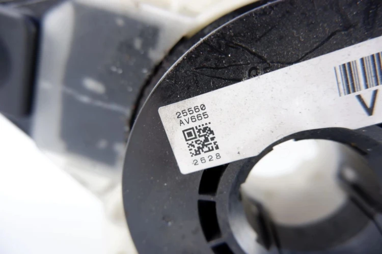 PRZEŁĄCZNIK ZESPOLONY NISSAN PRIMERA P12 1.9 DCI 25540 AV600