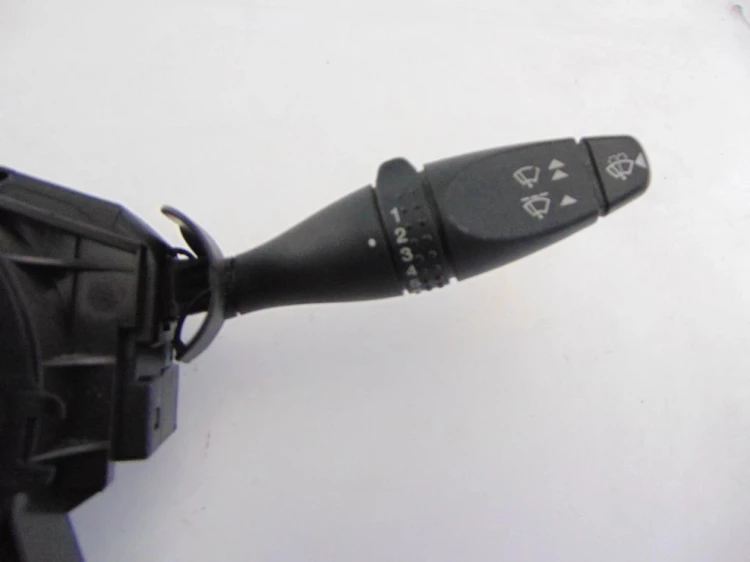 PRZEŁĄCZNIK ZESPOLONY FORD FIESTA MK6 1.25 16V 6S6T 13335 AA