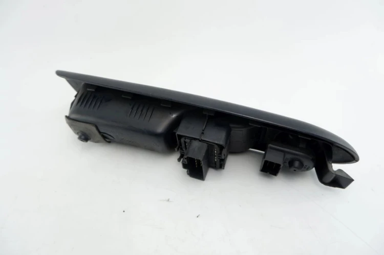 PANEL STEROWANIA SZYB RENAULT CLIO II LIFT (2003-2005) 1.5 DCI 8200084003