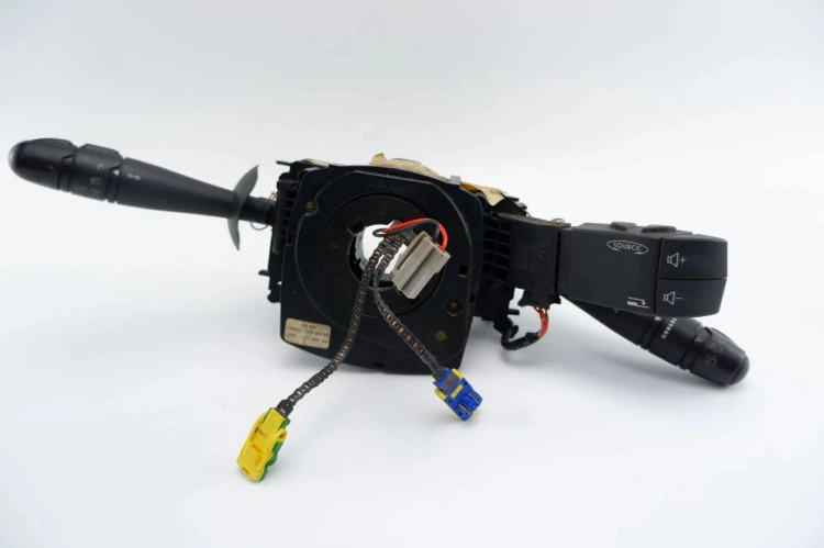 PRZEŁĄCZNIK ZESPOLONY RENAULT LAGUNA II LIFT (2005-2007) 2.0 16V 8200004642