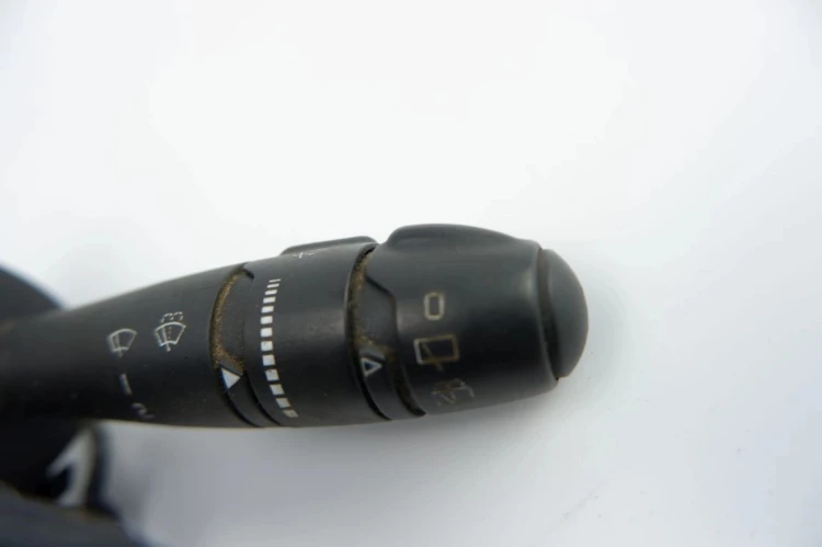PRZEŁĄCZNIK ZESPOLONY RENAULT LAGUNA II LIFT (2005-2007) 2.0 16V 8200004642