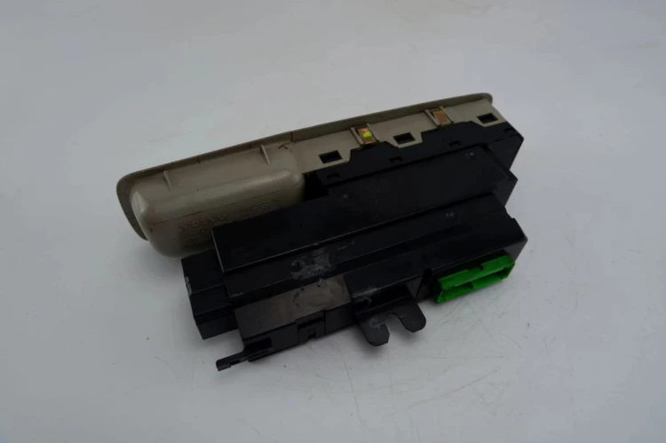 PANEL STEROWANIA SZYB VOLVO V70 I (1997-2000) 2.5 TD 9467626