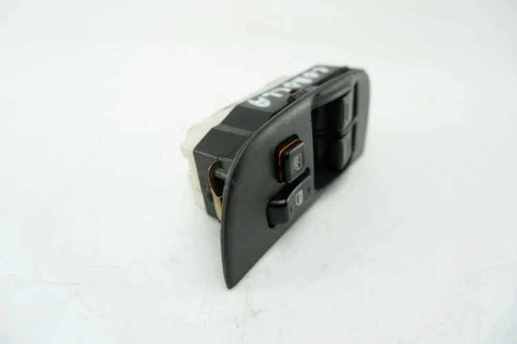 PANEL STEROWANIA SZYB TOYOTA COROLLA E11 84820-12361