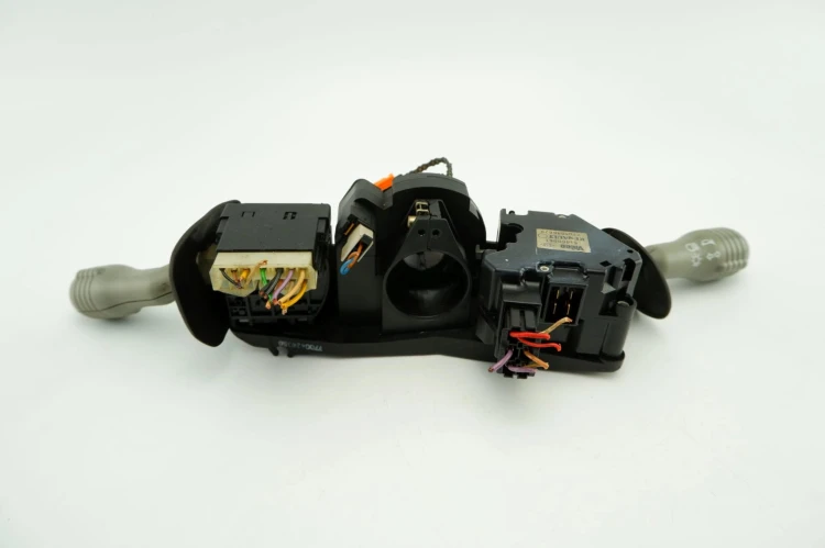 PRZEŁĄCZNIK ZESPOLONY RENAULT TWINGO I 1.2 16V 7701046629
