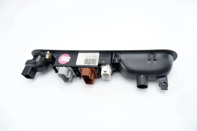 PANEL STEROWANIA SZYB RENAULT ESPACE IV (2003-2006) 1.9 DCI 8200328425