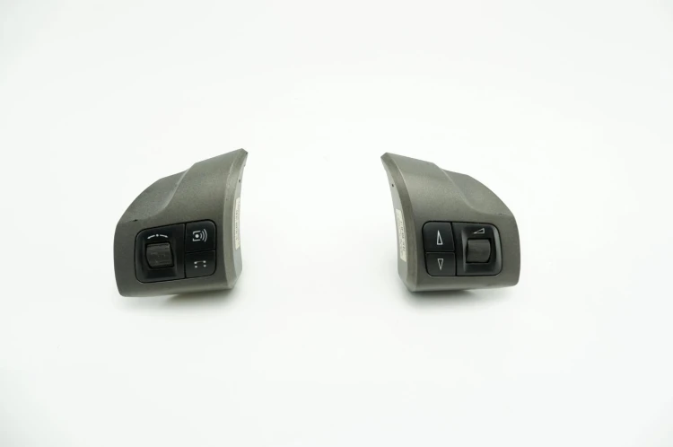 PRZYCISKI KIEROWNICY RADIA OPEL VECTRA C(2002-2008) 2.0 DTI 13208858