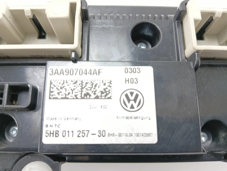 PANEL KLIMATYZACJI VOLKSWAGEN TOURAN I 1T LIFT (2010-2015) 1.6 TDI 105KM 3A