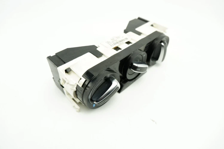 PANEL KLIMATYZACJI AUDI A1 LIFT (2014-2018) 8XA820045A