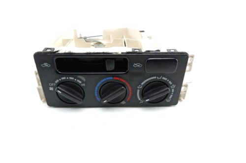 PANEL KLIMATYZACJI TOYOTA AVENSIS T22 (1997-2003) 2.0 D-4D 7011.11A