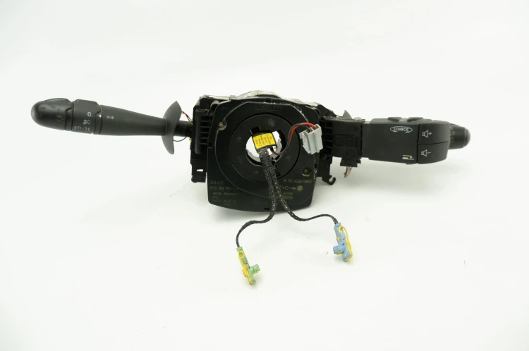 PRZEŁĄCZNIK ZESPOLONY RENAULT LAGUNA II (2001-2005) 82002607817--A