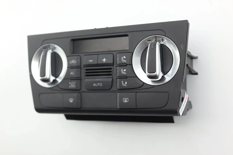 PANEL KLIMATYZACJI AUDI A3 8P LIFT (2008-2012) 2.0 TDI 140KM 8P0820043BK