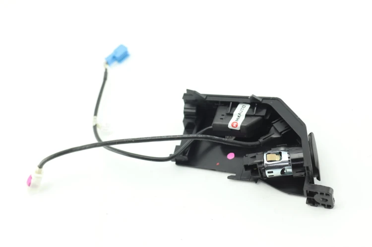 GNIAZDO USB AUX MERCEDES SLK R172 (2011-2015) 1.8 CGI 184KM A1728210211