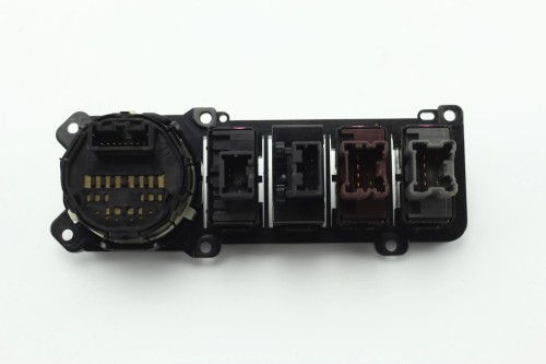 PRZEŁĄCZNIK PODGRZEWANIA FOTELI NISSAN PATHFINDER III R51 (2005-2010) 2.5 D