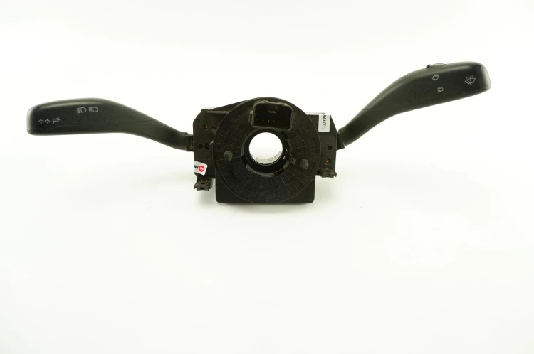PRZEŁĄCZNIK ZESPOLONY VOLKSWAGEN POLO IV 9N3 LIFT (2005-2009) 1.2 6V 54KM 6