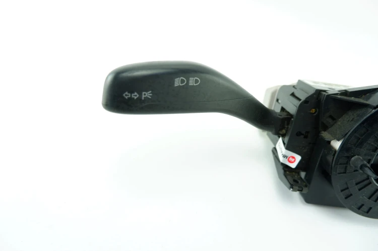 PRZEŁĄCZNIK ZESPOLONY VOLKSWAGEN POLO IV 9N3 LIFT (2005-2009) 1.2 6V 54KM 6