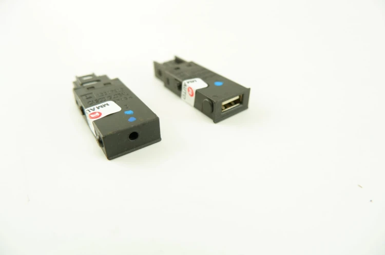 GNIAZDO USB AUX OPEL ASTRA J LIFT (2012-2015) 1.6 CDTI 110KM 13348688