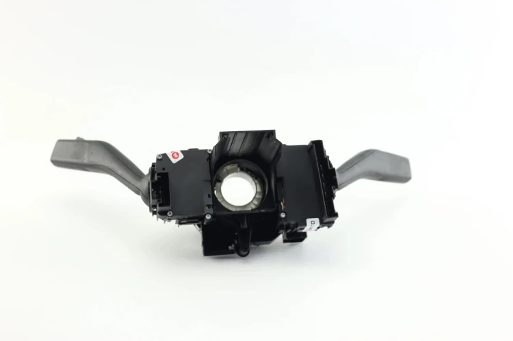 PRZEŁĄCZNIK ZESPOLONY SEAT TOLEDO IV (2012-2015) 1.6 TDI 105KM 6RA953501H