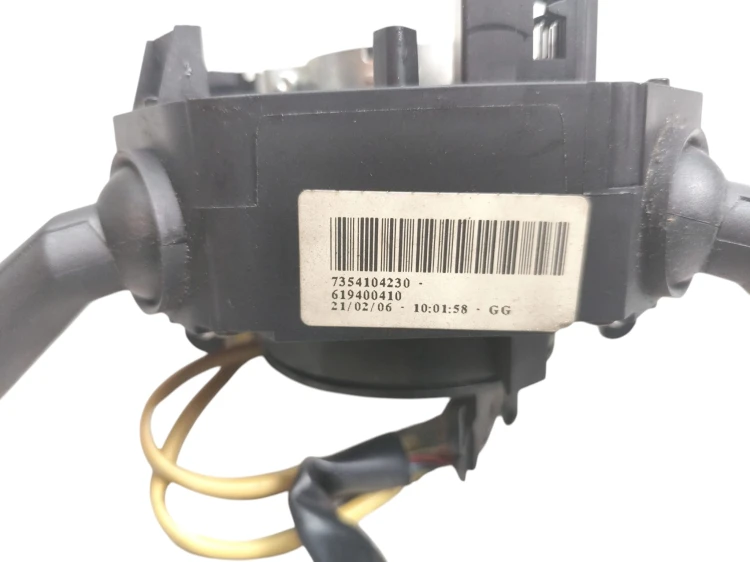 PRZEŁĄCZNIK ZESPOLONY FIAT GRANDE PUNTO (2005-2012) 1.4 8V 77KM 7354104230