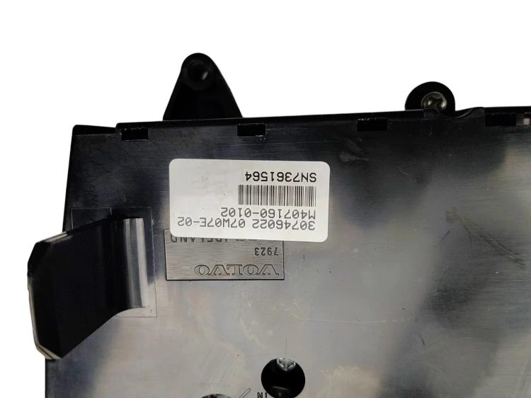 PANEL KLIMATYZACJI VOLVO S60 I LIFT (2004-2010) 2.4 D5 126KM 30746022