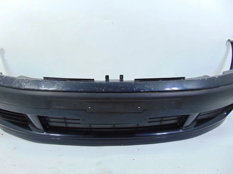 ZDERZAK PRZÓD MITSUBISHI CARISMA 1.8 GDI