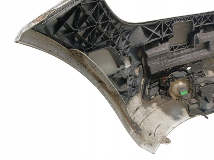 ZDERZAK PRZÓD PRZEDNI MERCEDES C W204 LAK: 775 (07-11)