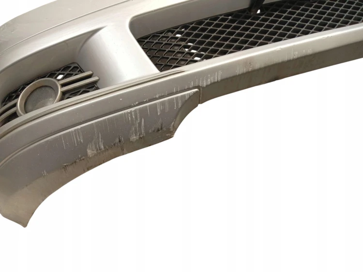 ZDERZAK PRZÓD PRZEDNI MERCEDES C W204 LAK: 775 (07-11)