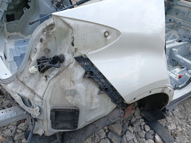 BŁOTNIK PRAWY TYŁ TOYOTA C-HR (2016-2019) 1.8 HYBRID 122KM