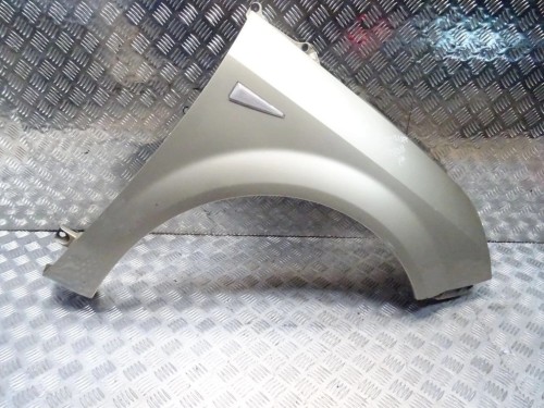 BŁOTNIK PRAWY PRZÓD RENAULT SCENIC II LIFT (2006-2009)