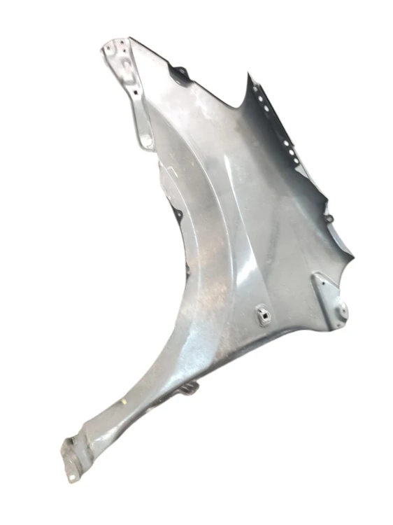 BŁOTNIK PRAWY PRZÓD TOYOTA COROLLA VERSO II LIFT (2007-2009) 2.2 D-CAT 177K