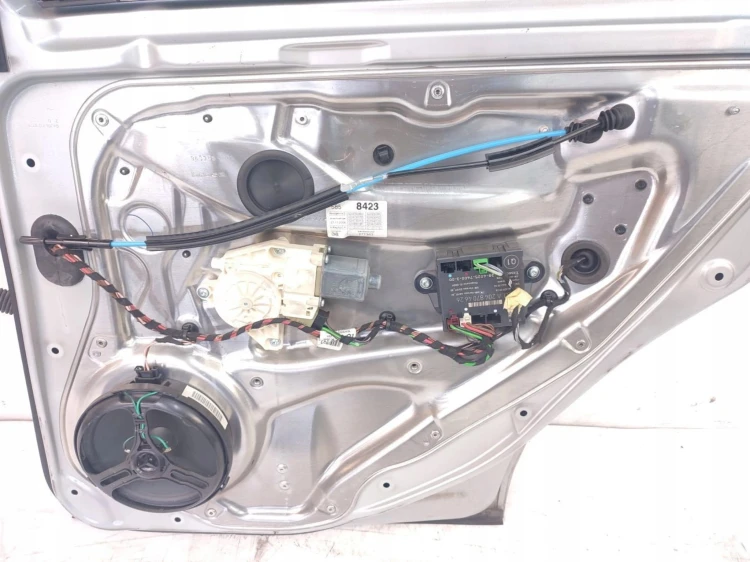 DRZWI PRAWY TYŁ MERCEDES C W204 (2007-2011) 2.2 CDI 170KM