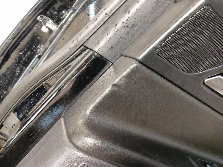 DRZWI PRAWY TYŁ JAGUAR XE X760 (2015-2019) 2.0 D 180KM