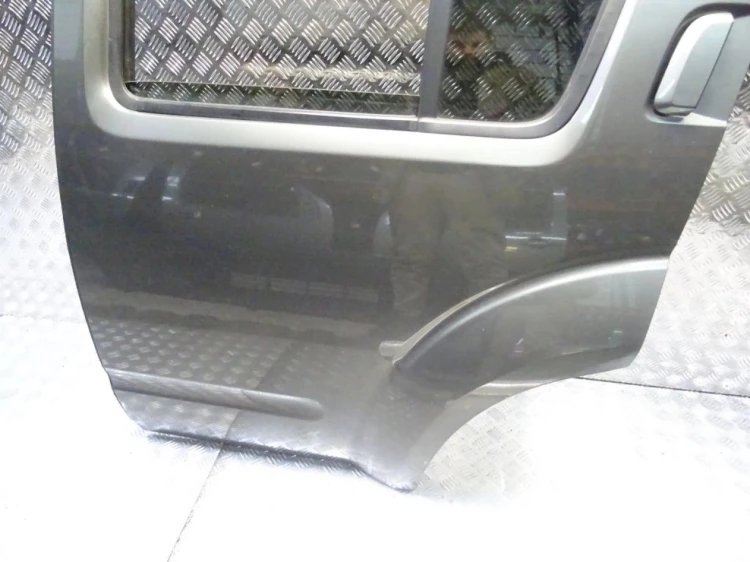 DRZWI LEWY TYŁ NISSAN PATHFINDER (2005-)