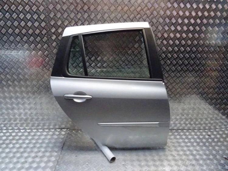 DRZWI PRAWY TYŁ RENAULT CLIO III LIFT (2009-2012)